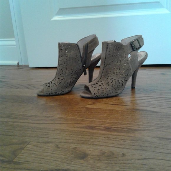 Vince Camuto leather sandals size 7.5 - Picture 2 of 5